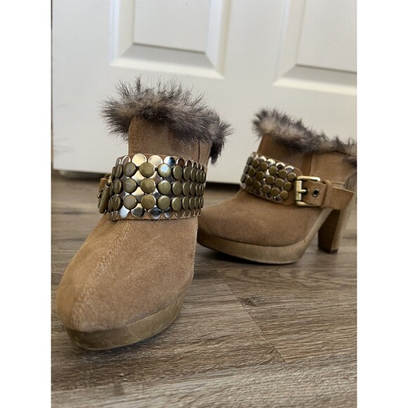 Michael Kors MMK 5.5 Khaki Suede Collette Faux Fur Stud Buckle Mules Clogs - Picture 2 of 11